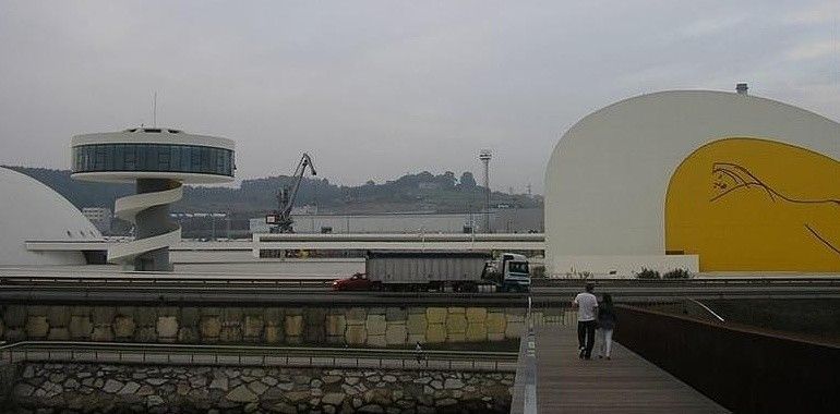El Centro Niemeyer salda la mitad de su deuda antes de plazo
