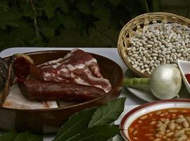 Restaurantes de Asturias y otras comunidades compiten por el "Mejor Pote Asturiano 2018"