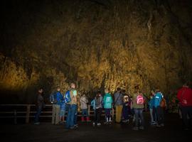 Visita-taller sobre Arqueoacústica en la Cuevona de Ardines