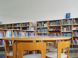1.177 alumnos y alumnas de 12 colegios e institutos de Avilés en la Entrega de diplomas "Tutoría Entre Iguales"