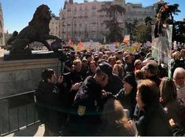 Miles de jubilados protestan contra los ataques del PP