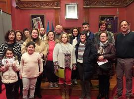 Acosevi entrega en Villaviciosa 4.000 euros en cheques regalo 