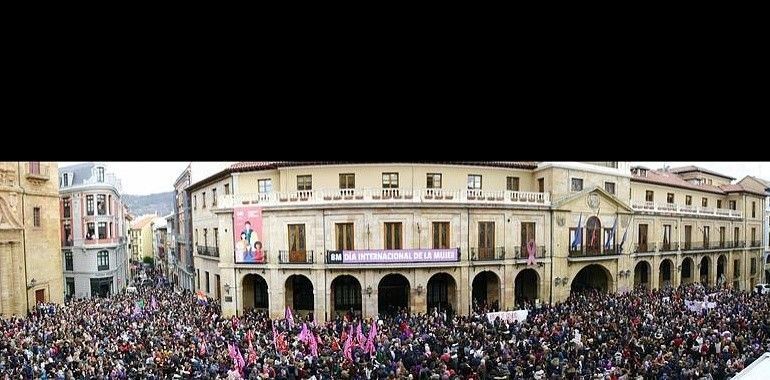 La marea feminista arrasa los diques de obispos y PP