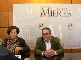 Mieres instala un bucle magnético para ayudar a personas con prótesis auditivas