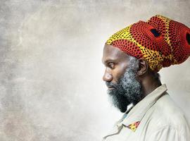 El referente del blues Corey Harris llega a Santander dentro de su gira europea