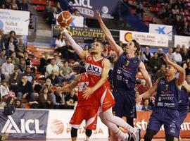 El Unión Financiera Baloncesto Oviedo roza el triunfo en Manresa 