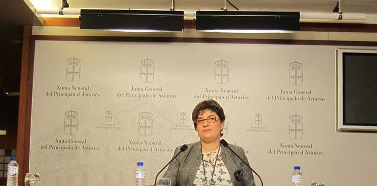 Marta Pulgar habla en nombre de la Comisión de Estudio sobre la Pobreza y Desigualdad Social