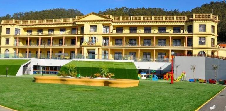 Teatro a beneficio de Cáritas en el Centro Asturiano de Oviedo
