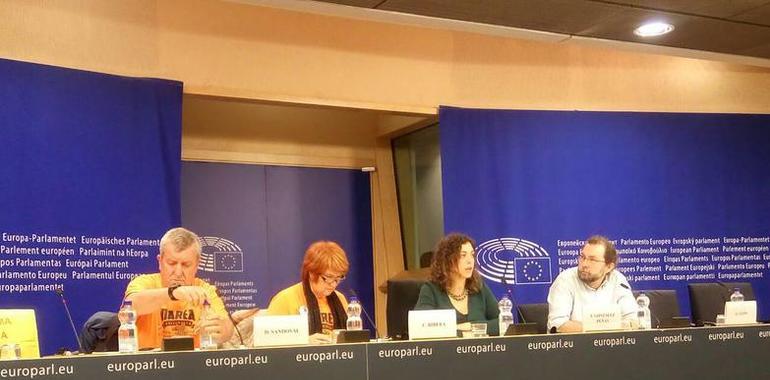 Podemos lleva a Bruselas la defensa de pensiones dignas en España