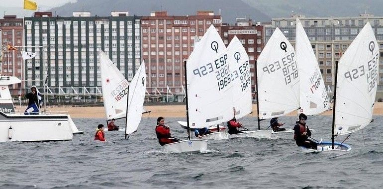 Tiempo invernal en el Campeonato de Asturias de Optimist