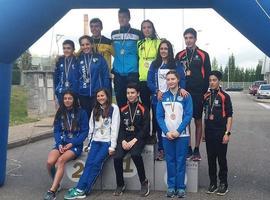 María Alzaga y Pablo Ortega ganan el Acuatlón de Lugones cadete