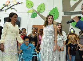 Doña Letizia al CAID: “Gracias por un trabajo adorable”