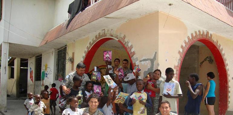 La FACh entrega material escolar para el nuevo curso de niños haitianos