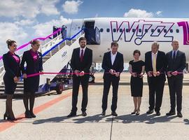 La flota de Wizz Air alcanza los 100 aviones