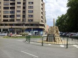Avilés: La plaza de Pedro Menéndez acoge la Foguera de San Xuan
