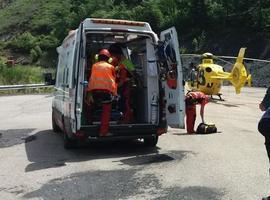 Rescatado el minero herido en un derrabe de carbón en Pilotuerto, Tineo