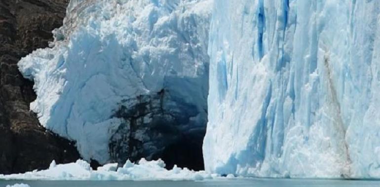 Miles de turistas aguardan la ruptura del glaciar Perito Moreno 