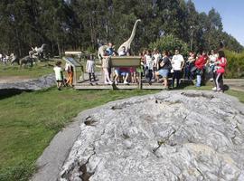 Este verano en el MUJA 'Ave parece, dinosaurio es'