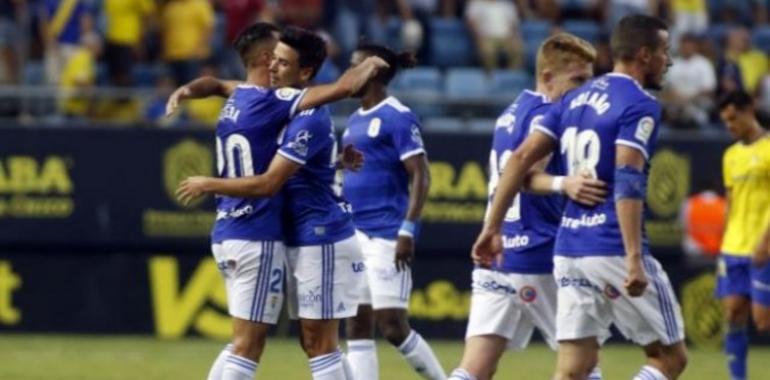 Un punto para el Oviedo, luchador en Cádiz