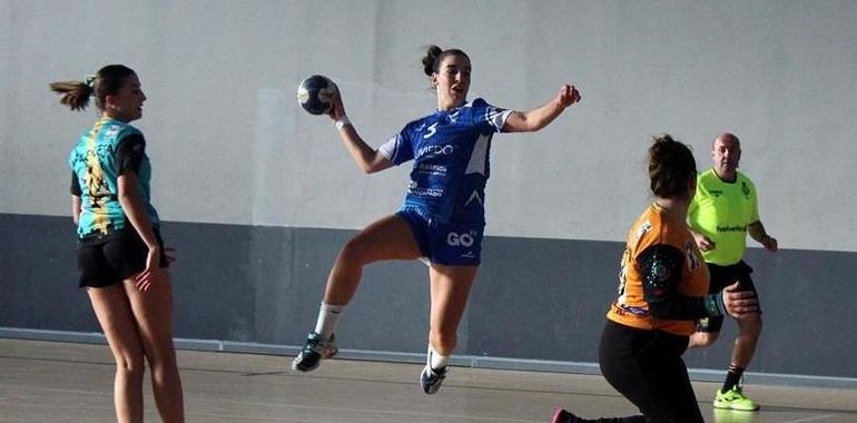 El Oviedo Balonmano Femenino triunfa en Palencia