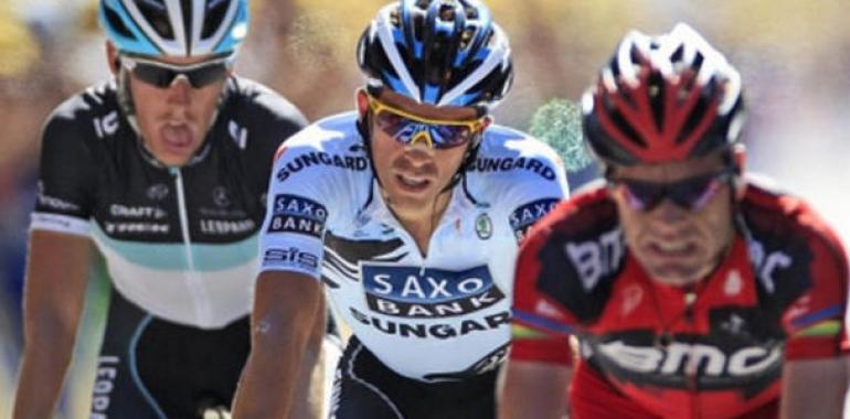 Evans no ve a Contador como rival para el Tour