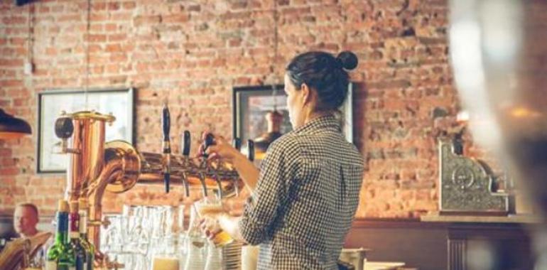 Más de 11.000 trabajadores de hostelería mejoran la calidad de su empleo 