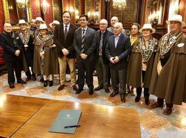 Villaviciosa y Granada, unidas por la cultura, el turismo y la gastronomía