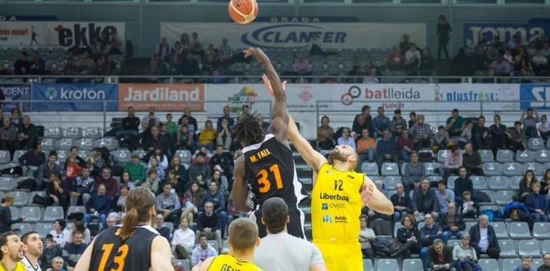 Liberbank Oviedo Baloncesto se impone al Força Lleida en un final muy igualado