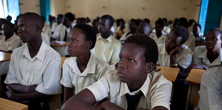 Dos de cada tres niños africanos están excluidos de la educación secundaria