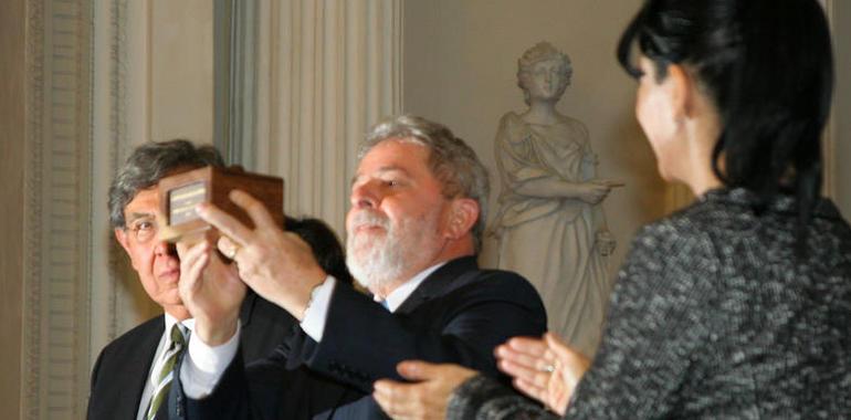 Medalla “Amalia Solórzano de Cárdenas 2011” al expresidente Lula da Silva