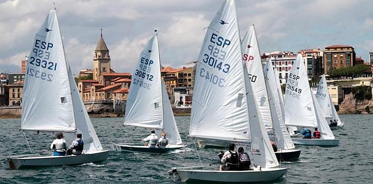 Vencedores del VI Trofeo de San Pedro del Real Club Astur de Regatas  