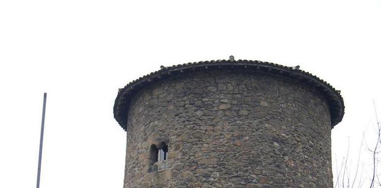 La Casona formaliza la cesión de las instalaciones y red de agua al Ayuntamiento de Langreo