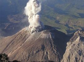 El despertar del volcán chileno Hudson provoca alertas en Argentina