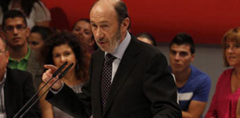 Rubalcaba: "En lugar de abaratar el despido, como pide la derecha, abarataré la contratación"