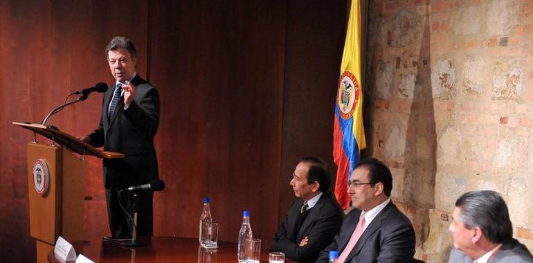 Santos pone al Alcalde de Bogotá, Petro, como ejemplo de reintegración para los violentos