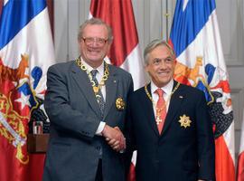 Piñera condecoró al Príncipe y Gran Maestre de la Orden de Malta