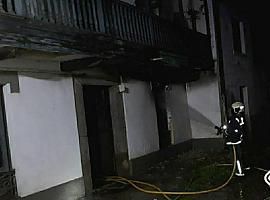 Incendio destruye parcialmente una vivienda en Cardo de Gozón