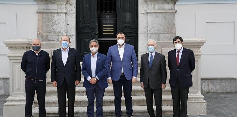 Los presidentes de Asturias y Cantabria en el Museo de Indianos