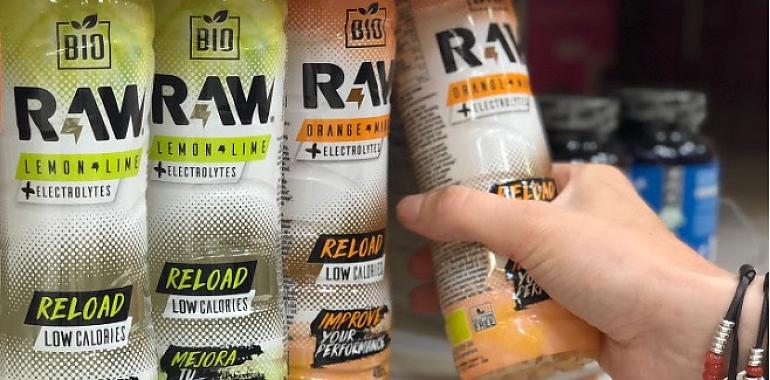Alcampo apuesta por la hidratación BIO con RAW, la primera isotónica ecológica asturiana
