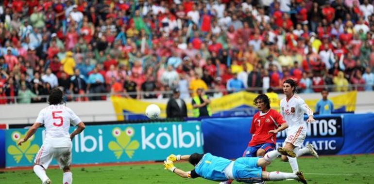 España sufre ante Costa Rica