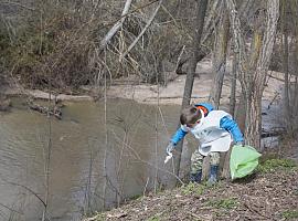 ¿Por qué los españoles tiramos tanta basura en la naturaleza?