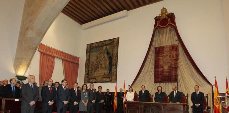 Doña Sofía entrega al nieto de Fina García Marruz el  Premio de Poesía Iberoamericana 