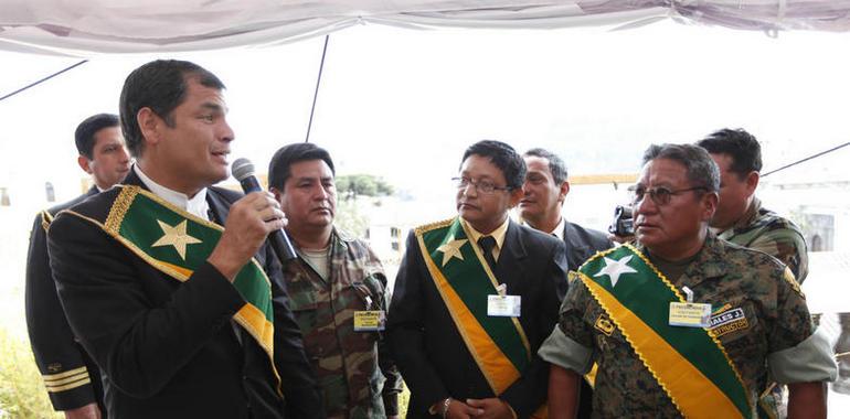 Correa es declarado héroe por excombatientes 
