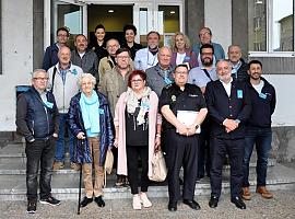 La Policía Nacional se reúne con las asociaciones de vecinos de Oviedo para informar de las nuevas formas de delinquir que están proliferando
