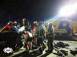 Un muerto y cuatro heridos, dos graves, en accidente múltiple en Ribera de Arriba