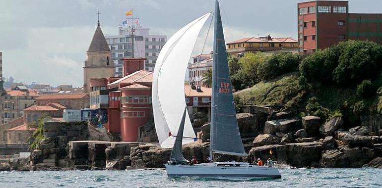 El sábado se disputó en la bahía de Gijón la segunda regata del Trofeo de Otoño de Cruceros