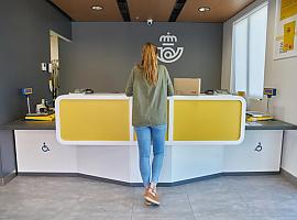 Los asturianos seguimos visitando mucho las oficinas de correos y en el año 2022 entramos en ellas 2,3 millones de veces