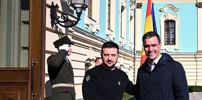 Pedro Sánchez viaja a Kyiv y traslada a Zelenski el apoyo de la sociedad española