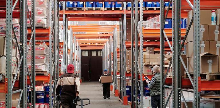 El 15% de las empresas prevé aumentar el número de trabajadores en 2023