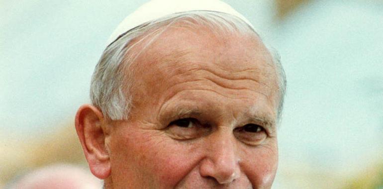 Benedicto XVI: "Porque así lo ha querido el Señor: Juan Pablo II es beato"